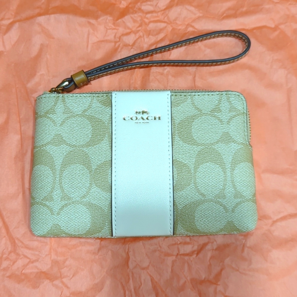 LAST CHANCE!! Coach Wristlet
